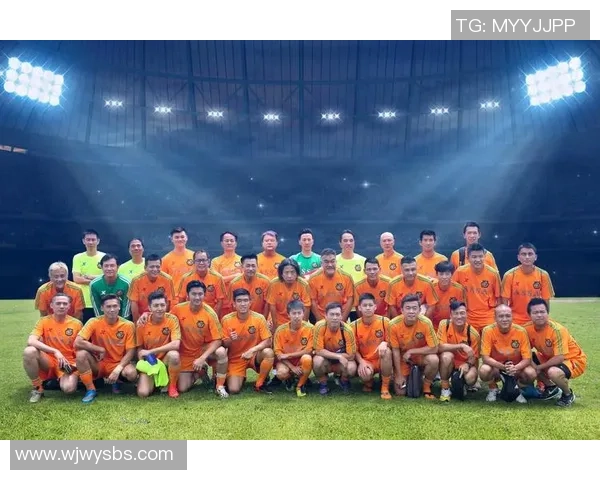 足球明星签约瞬间全景展示珍贵照片合集与背后故事揭秘